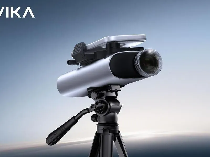 QIVIKA Smart Scope mounted on a smartphone