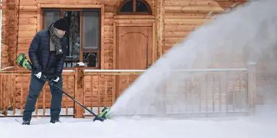 Prep for winter clearing with Greenworks’ 40V 12-inch cordless snow shovel kit at a new $240 low ($60 off)