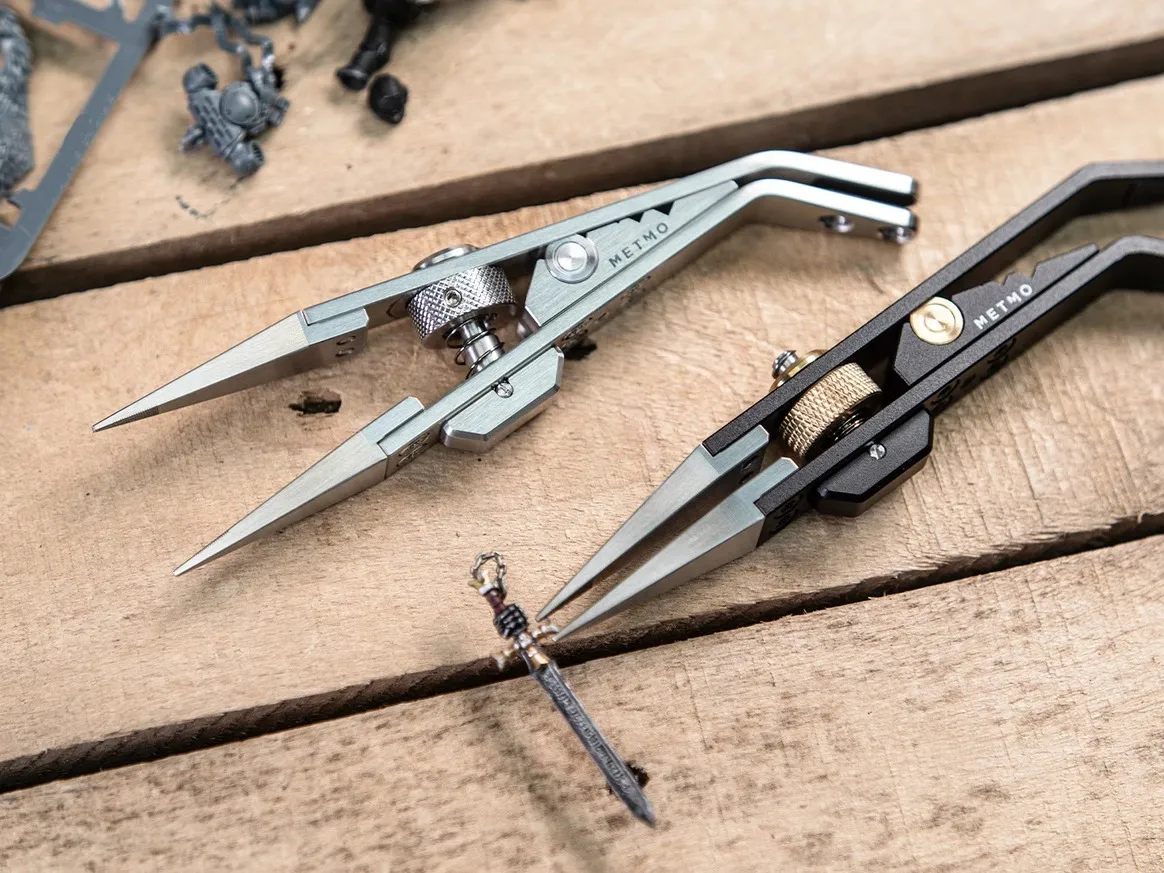 MetMo Precision Grip Hands-Free Tweezers